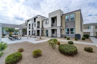 Photo #1: 2750569 Listing 