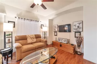 Photo #4: 2750590 Listing 