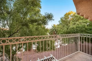 Photo #4: 2750682 Listing 