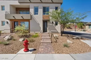 Photo #1: 2750694 Listing 