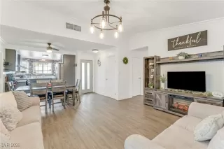 Photo #5: 2750698 Listing