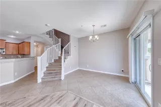 Photo #5: 2750741 Listing 