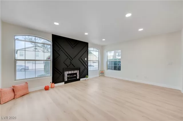 MLS: 2750765 Condo For Sale