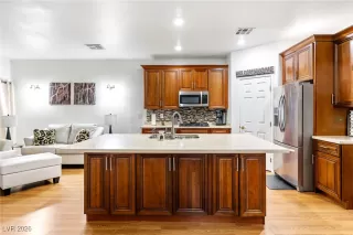 Photo #1: 2750785 Listing