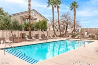 Photo #3: 2750785 Listing