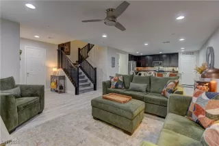 Photo #6: 2750788 Listing