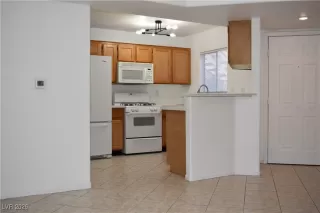 Photo #6: 2750824 Listing