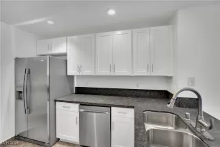 Photo #1: 2750844 Listing 