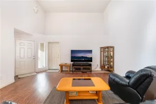 Photo #5: 2750854 Listing