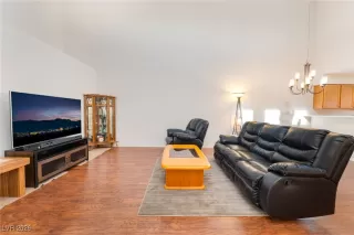 Photo #6: 2750854 Listing