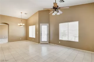 Photo #6: 2750877 Listing 