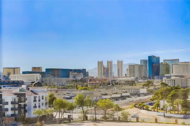 MLS: 2750883 Condo For Sale