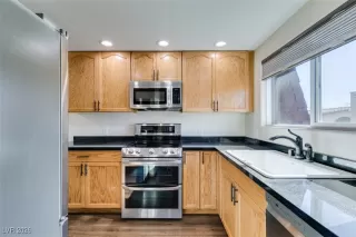 Photo #5: 2750912 Listing