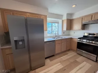 Photo #5: 2750914 Listing