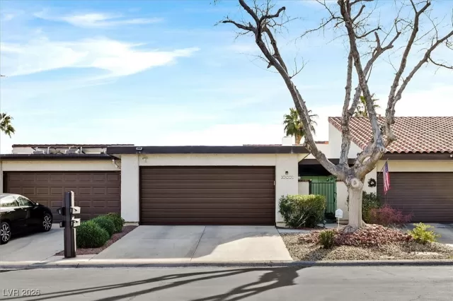 MLS: 2750931 Condo For Sale