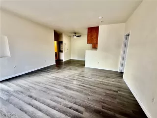 Photo #3: 2750932 Listing