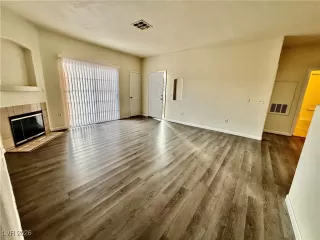 Photo #5: 2750932 Listing