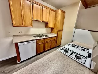 Photo #6: 2750932 Listing