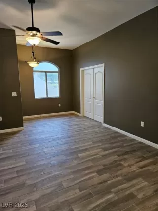 Photo #5: 2750946 Listing