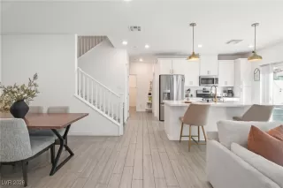 Photo #2: 2750948 Listing 