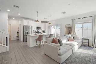 Photo #3: 2750948 Listing 