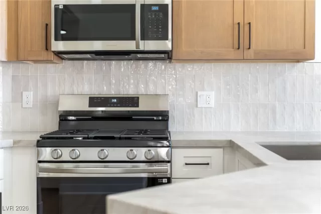 MLS: 2750962 Condo For Sale