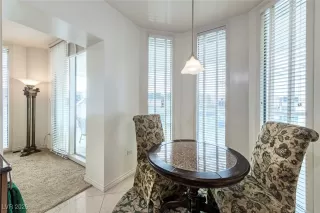 Photo #6: 2750973 Listing