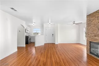 Photo #4: 2750975 Listing 