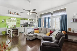 Photo #2: 2750981 Listing 