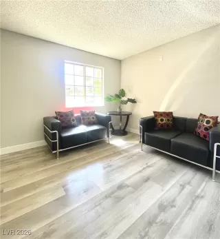 Photo #6: 2750985 Listing 