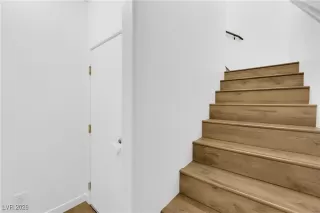 Photo #5: 2751000 Listing