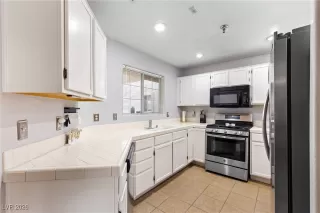 Photo #3: 2751023 Listing 