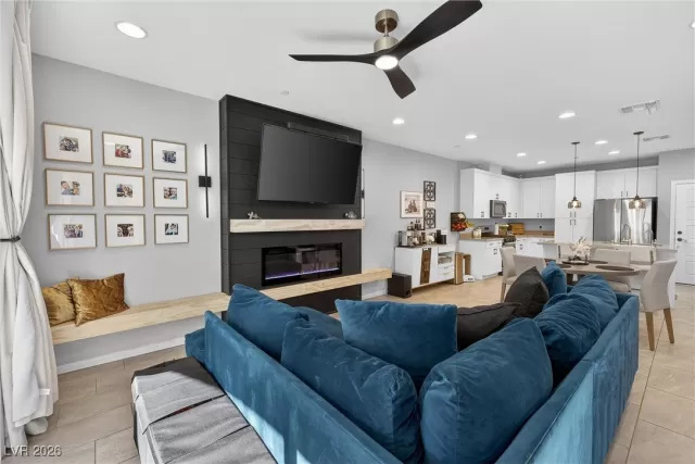 MLS: 2751064 Condo For Sale