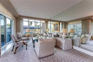 Photo #2: 2751079 Listing