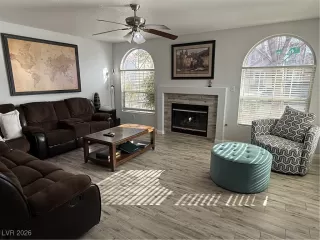 Photo #3: 2751092 Listing