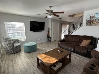 Photo #4: 2751092 Listing