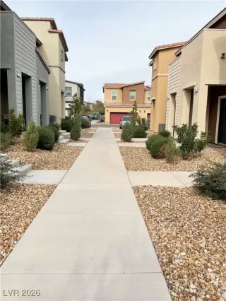 Photo #3: 2751113 Listing