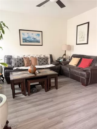 Photo #5: 2751113 Listing