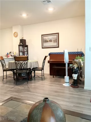 Photo #6: 2751113 Listing