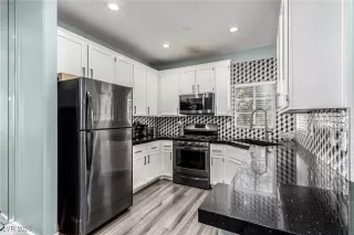 Photo #1: 2751170 Listing 