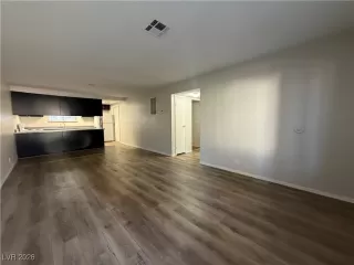 Photo #4: 2751171 Listing 