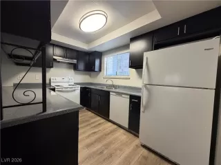 Photo #5: 2751171 Listing 