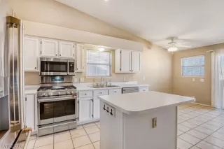 Photo #5: 2751172 Listing 