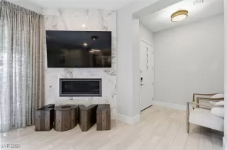 Photo #3: 2751228 Listing