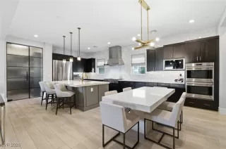 Photo #6: 2751228 Listing