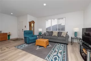 Photo #5: 2751260 Listing 