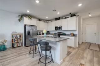 Photo #6: 2751260 Listing 