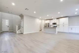 Photo #4: 2751402 Listing 