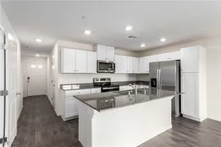 Photo #1: 2751409 Listing 