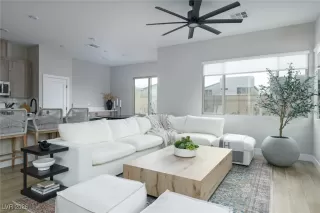 Photo #4: 2751432 Listing